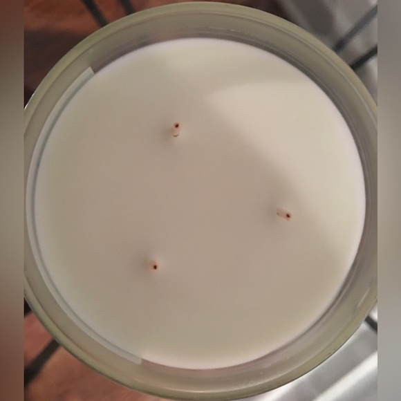 Bath & Body Works Peppermint Sugar Cookie 3 Wick Candle New - Picture 2 of 3